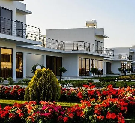 Cosmopolis Multi-venue Aparthotel *