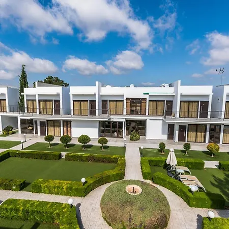 Ξενοδοχείο με διαμερίσματα Cosmopolis Multi-venue *