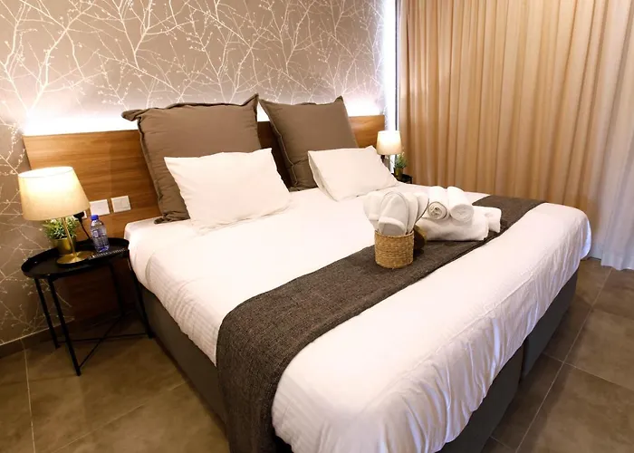 Cosmopolis Multi-venue Lägenhetshotell Larnaca