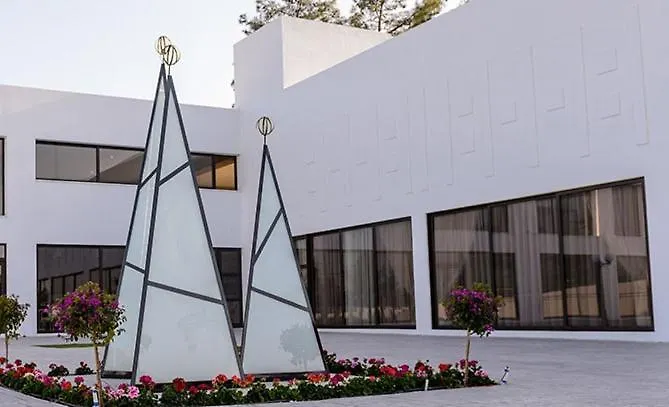 Cosmopolis Multi-venue 3* Λάρνακα