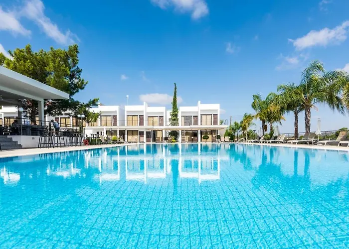 Ξενοδοχείο με διαμερίσματα Cosmopolis Multi-venue